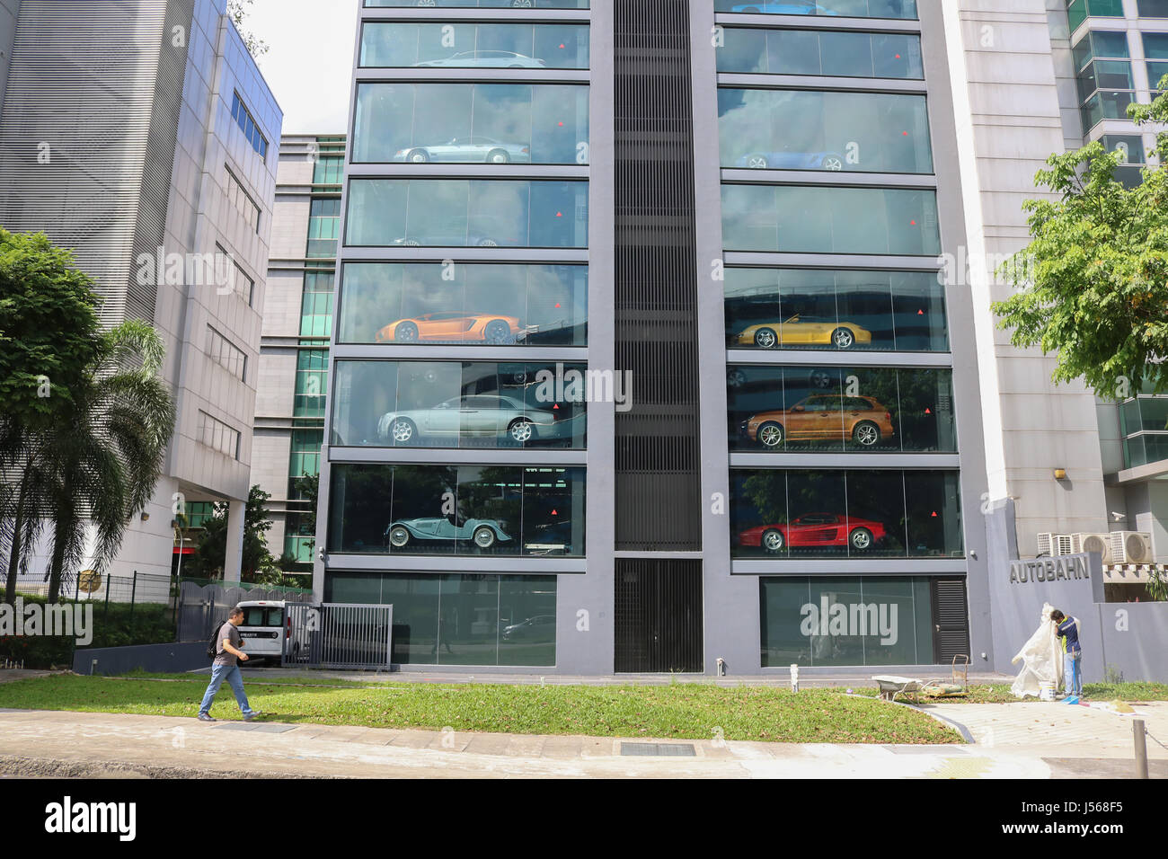 Distributeur automatique de voiture Banque de photographies et d'images à  haute résolution - Alamy