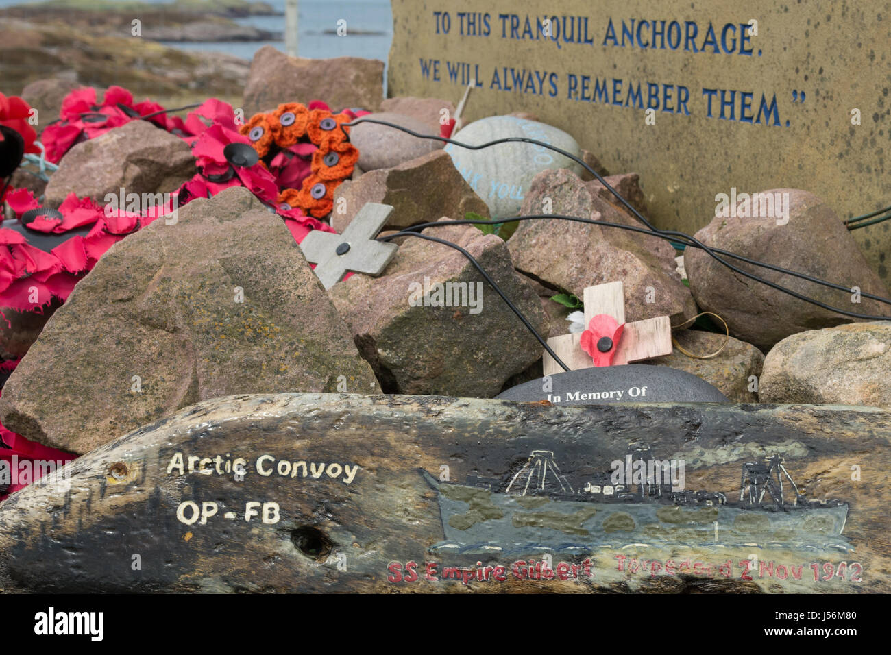 Convoi russe Club Loch Ewe War Memorial aux équipages perdus sur les convois russes, Rubha nan Sasan, Cove, Wester Ross, Highland, Scotland, UK Banque D'Images