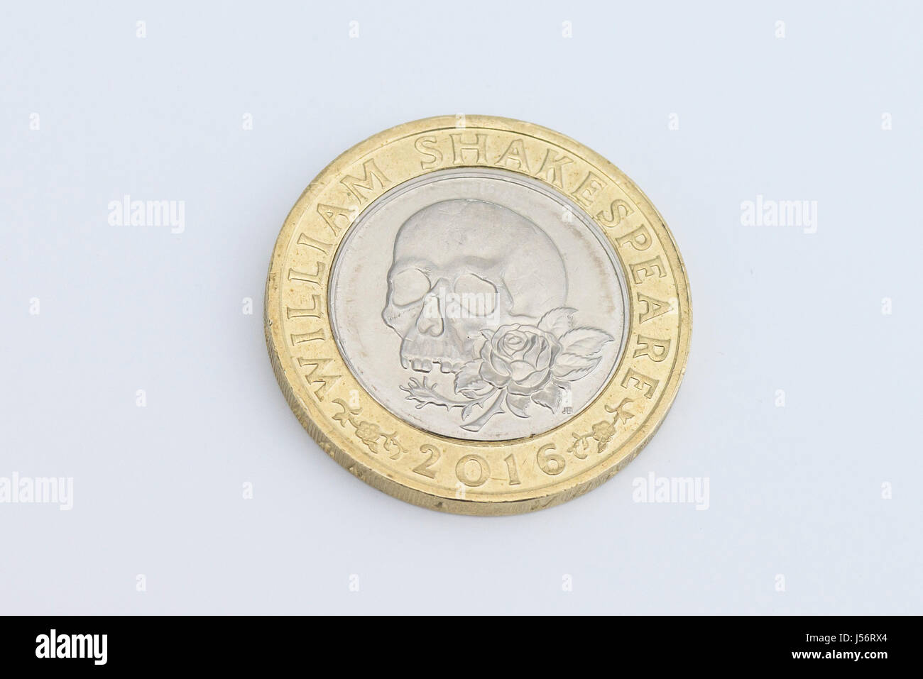 Le Cote Pile D Une Piece De 2 Commemorative 2016 Pour Marquer L Anniversaire De La Mort De William Shakespeare Photo Stock Alamy