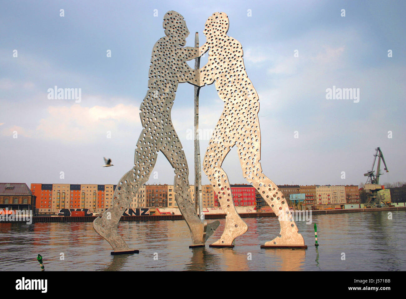 Berlin Treptow homme groskulptur molécule pré Jonathan Borofsky drei figuren aus Banque D'Images