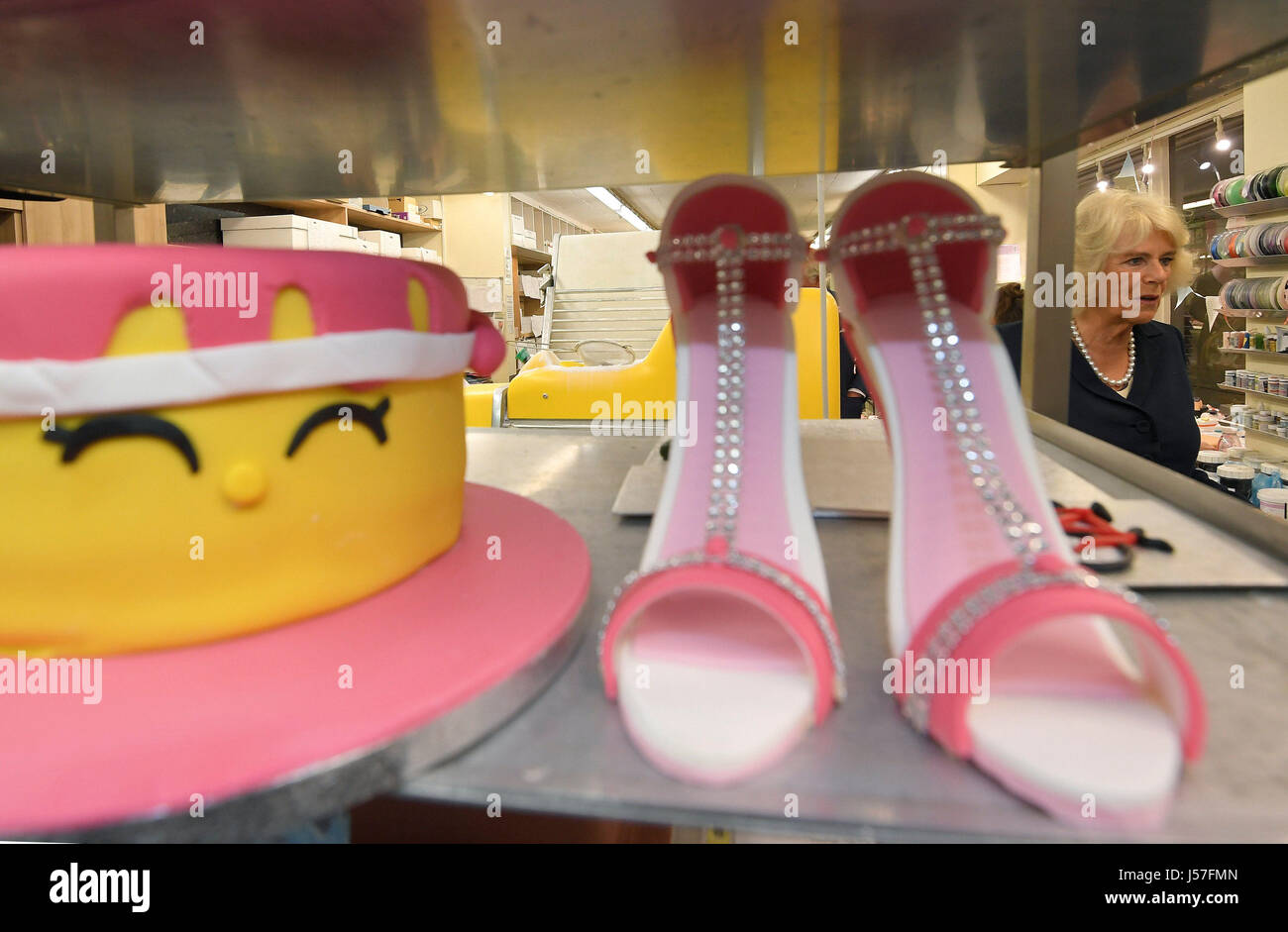 La duchesse de Cornouailles visite le marché couvert historique d'échantillon produisent et rencontrez des entreprises indépendantes à Market Street à Oxford. Banque D'Images