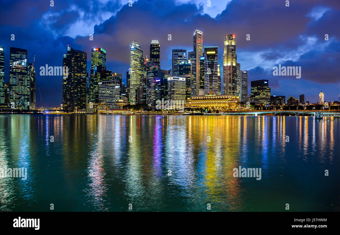 Vue de nuit de la ville de Singapour Banque D'Images