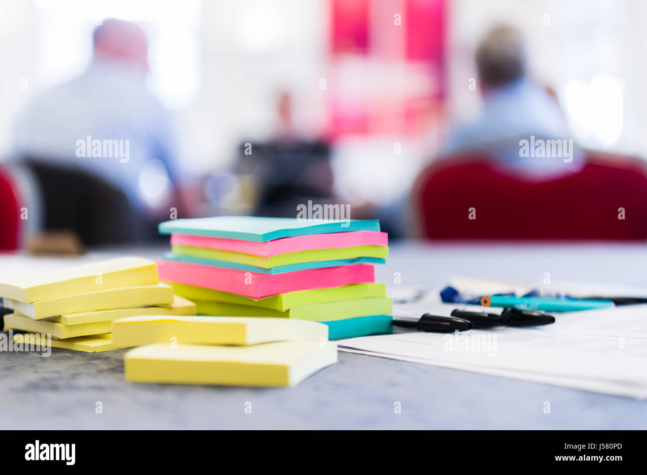 Post-it dans une réunion d'affaires UK Banque D'Images