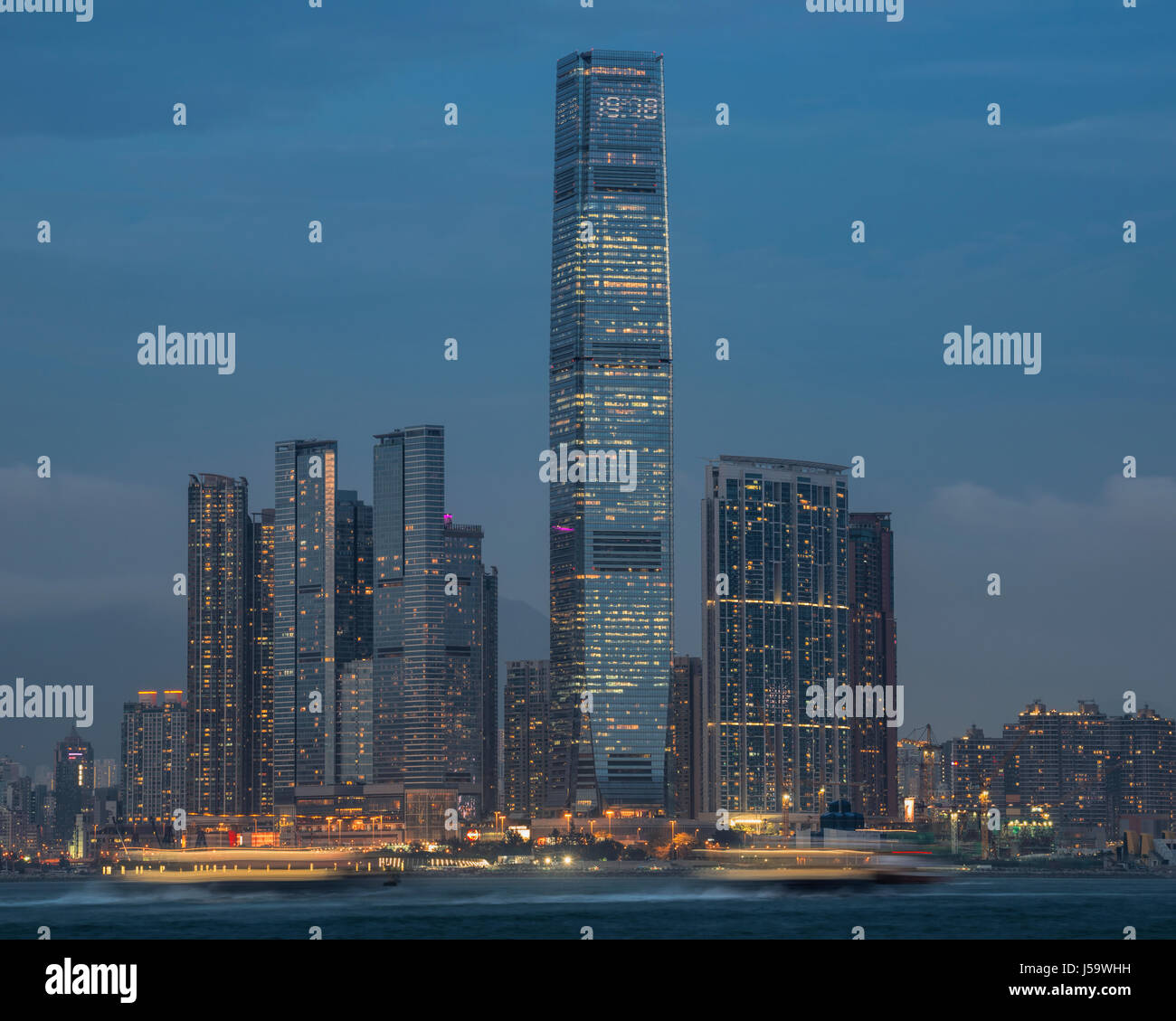 La nouvelle ville de Kowloon et de Hong Kong, le plus haut bâtiment de l'International commerce center ICC, Hong Kong, Chine. Banque D'Images