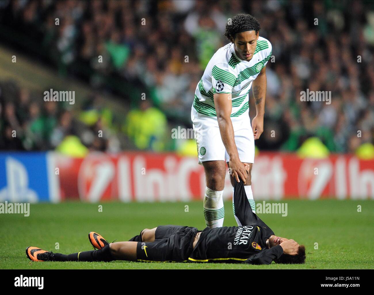 Séjours NEYMAR APRÈS CHOC GLASGOW CELTIC V BARCELONA CELTIC PARK Glasgow Ecosse le 01 octobre 2013 Banque D'Images