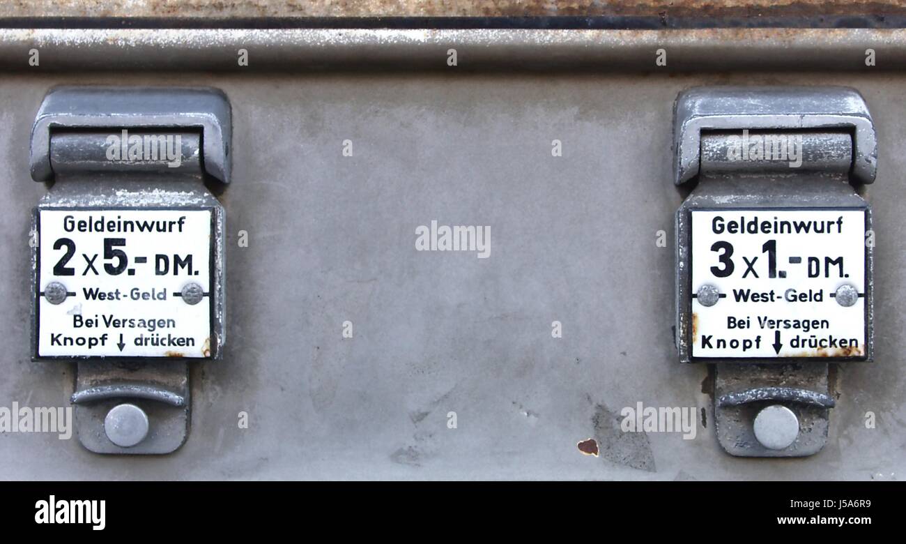 Payer le coût en devises de l'est ouest machine à sous cigarette partition réforme monétaire Banque D'Images