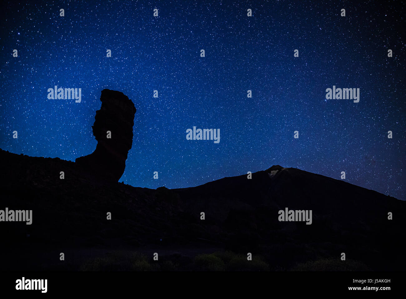 Vue de nuit sur la montagne Teide et rocher de Garcia Banque D'Images
