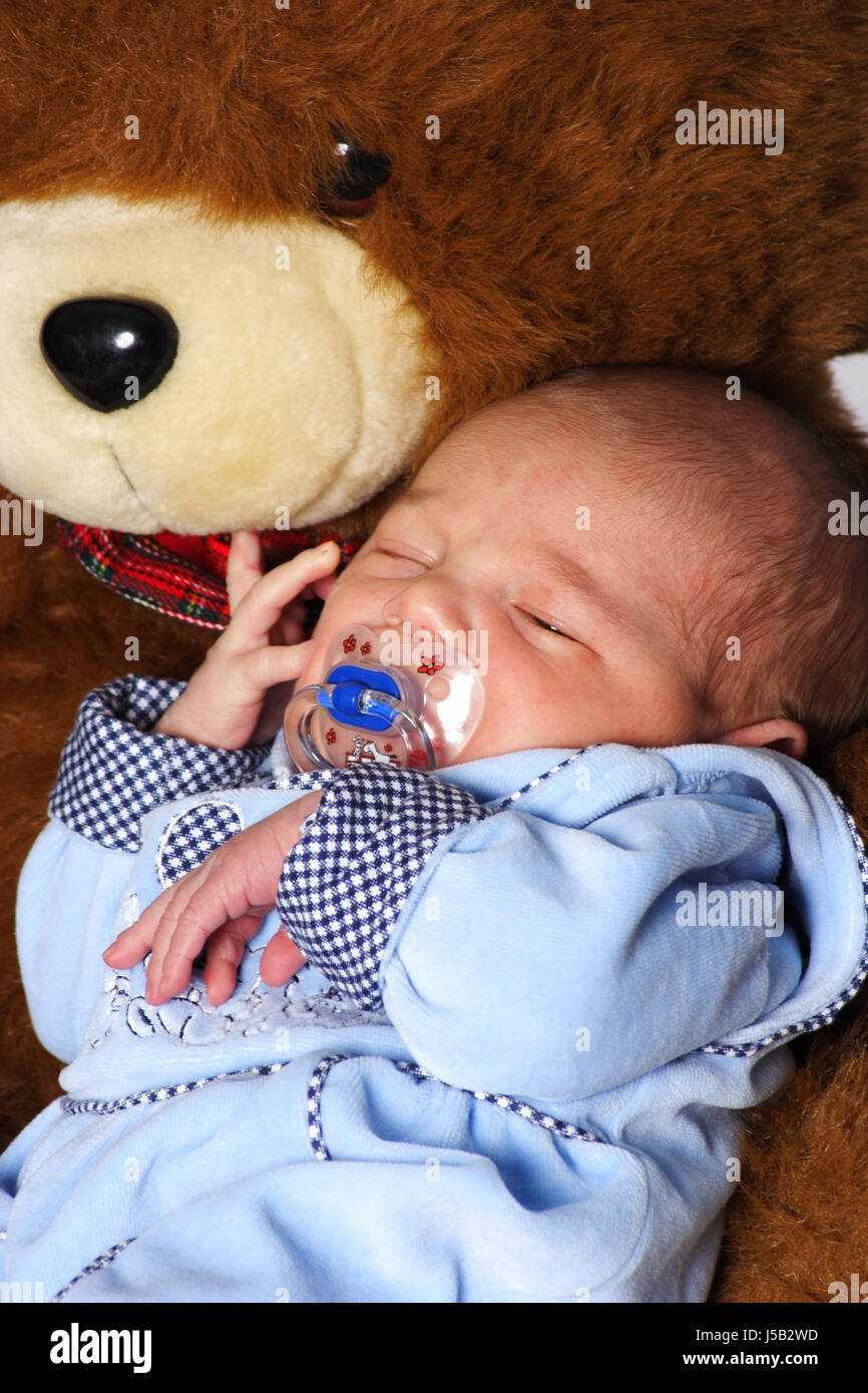 Mode Main Mains Bebe Animal De Peluche Maigre Nez Ajar Nouveau Ne Couche Capture Photo Stock Alamy