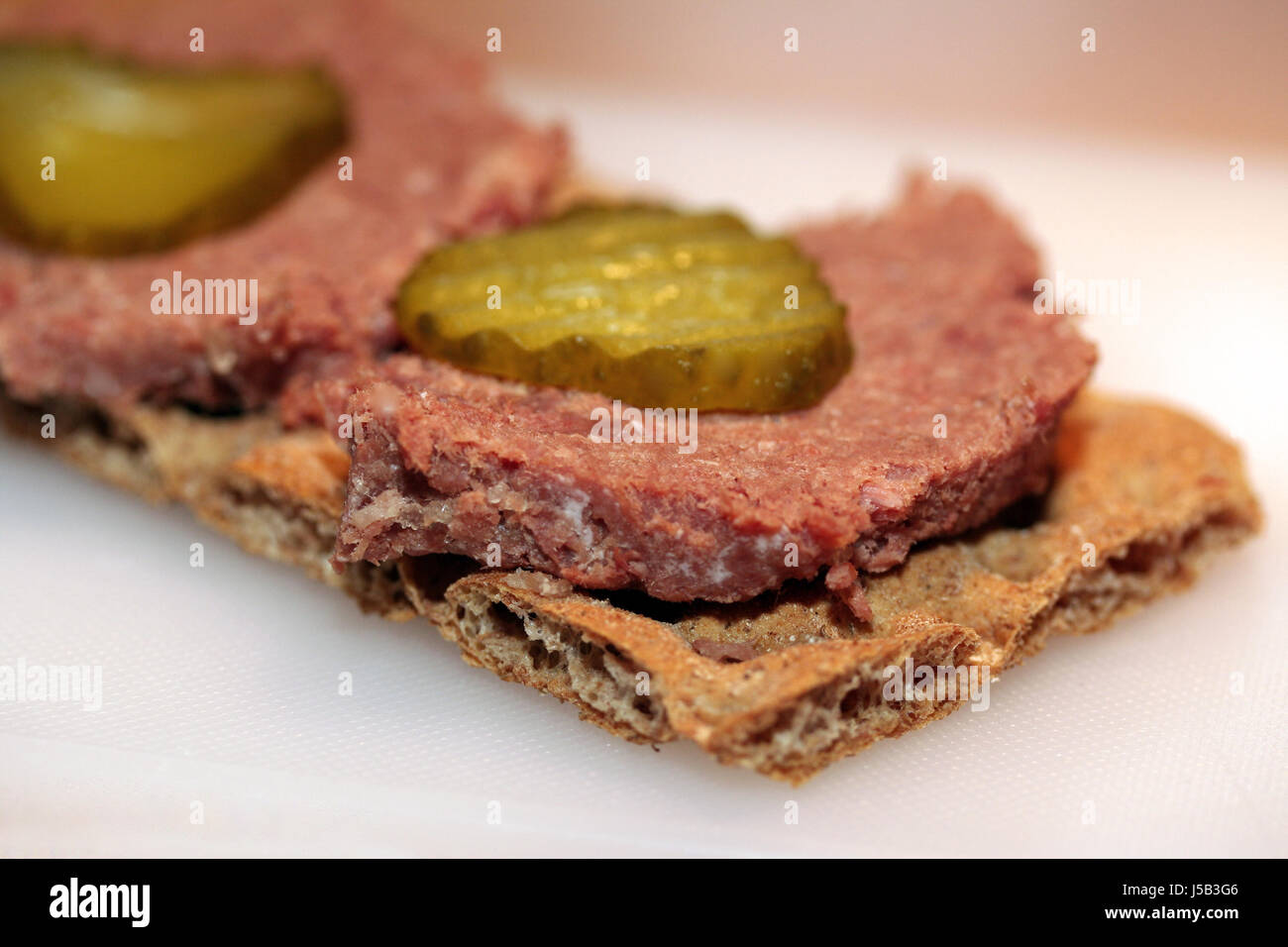 Pain croustillant avec le corned-beef Banque D'Images