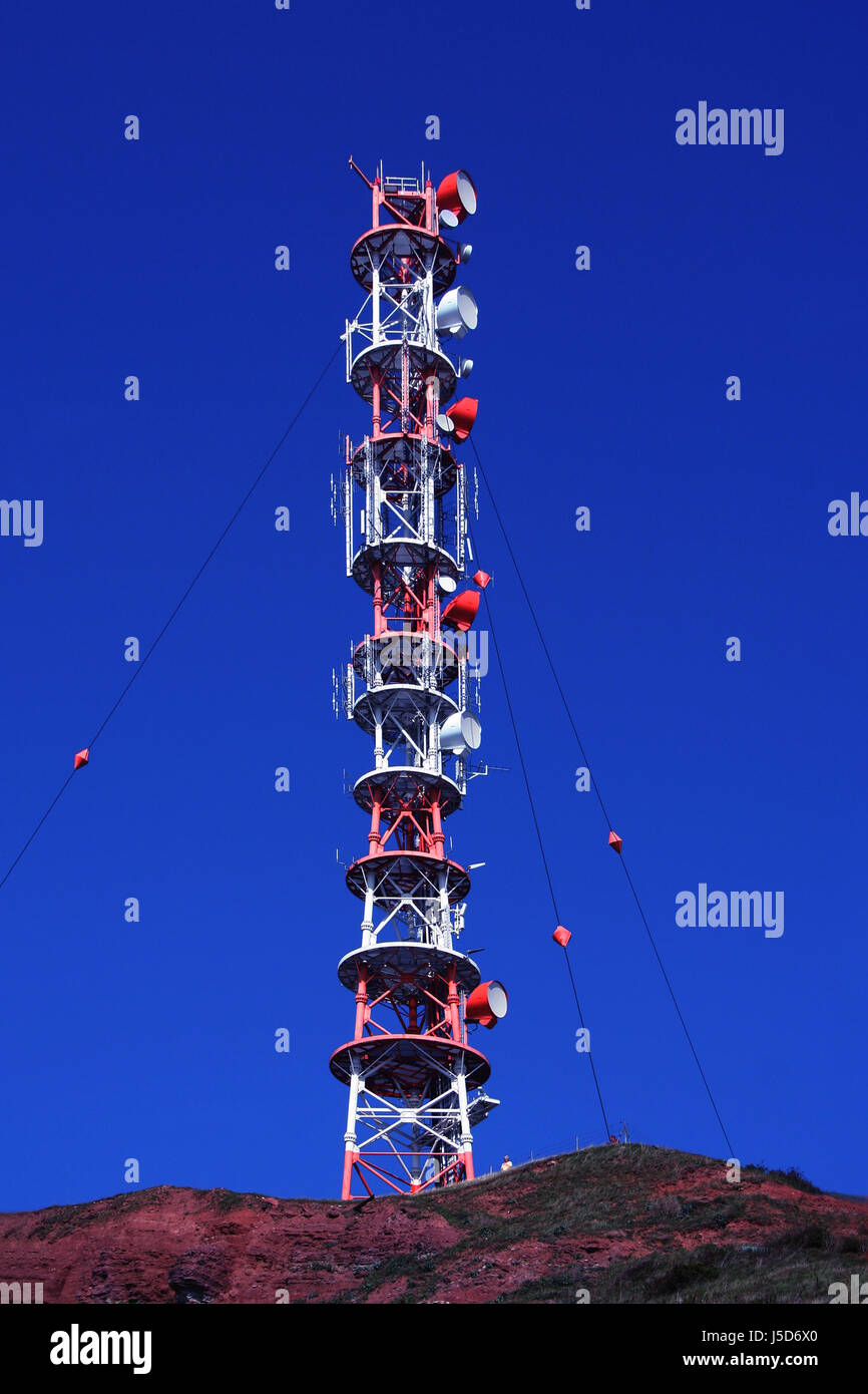 Antennes d'acier de l'audio système de relais radio micro-ondes tower Banque D'Images