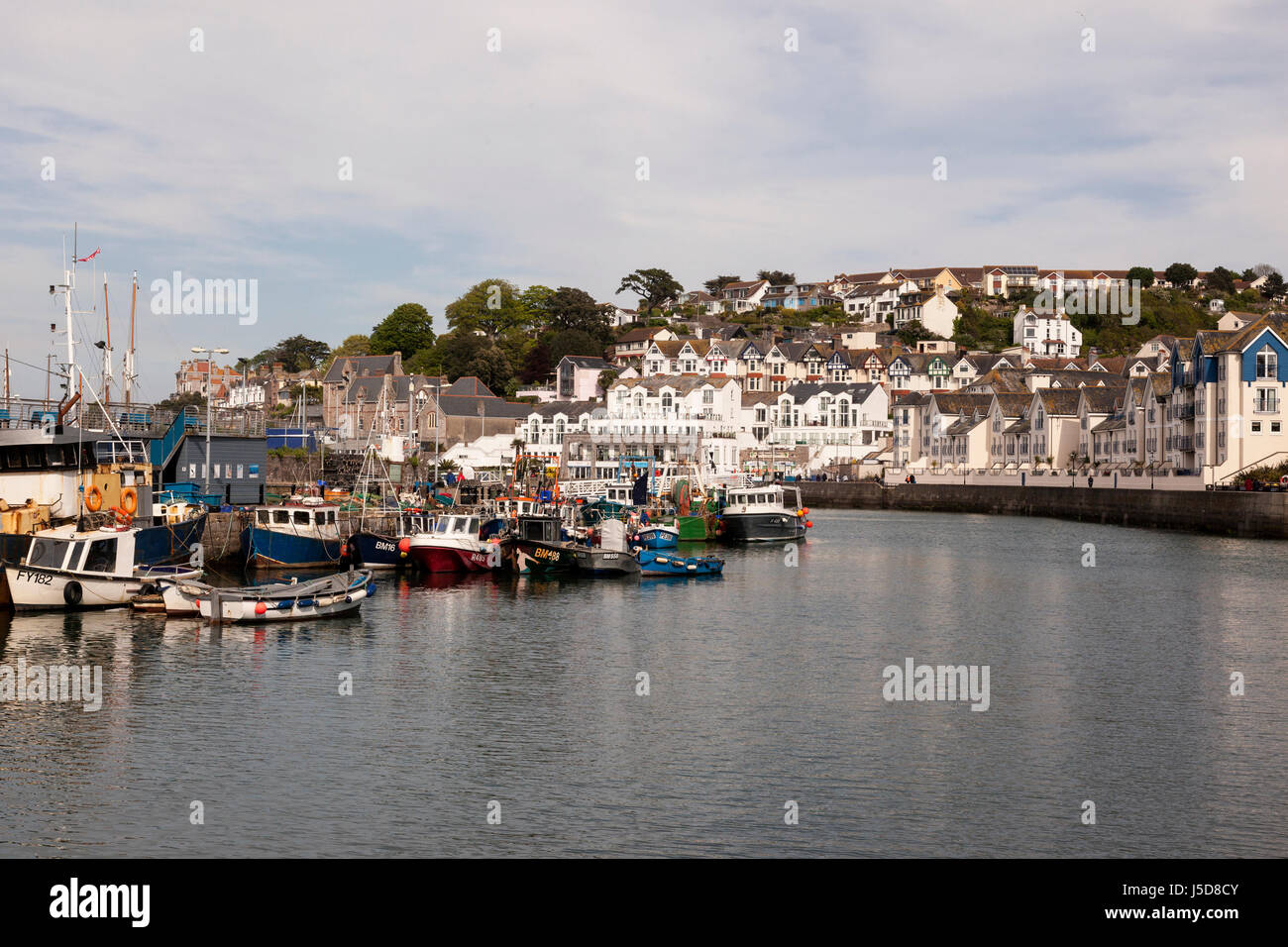 Bateaux de pêche dans le port de Brixham, South Devon, Angleterre, Royaume-Uni Banque D'Images