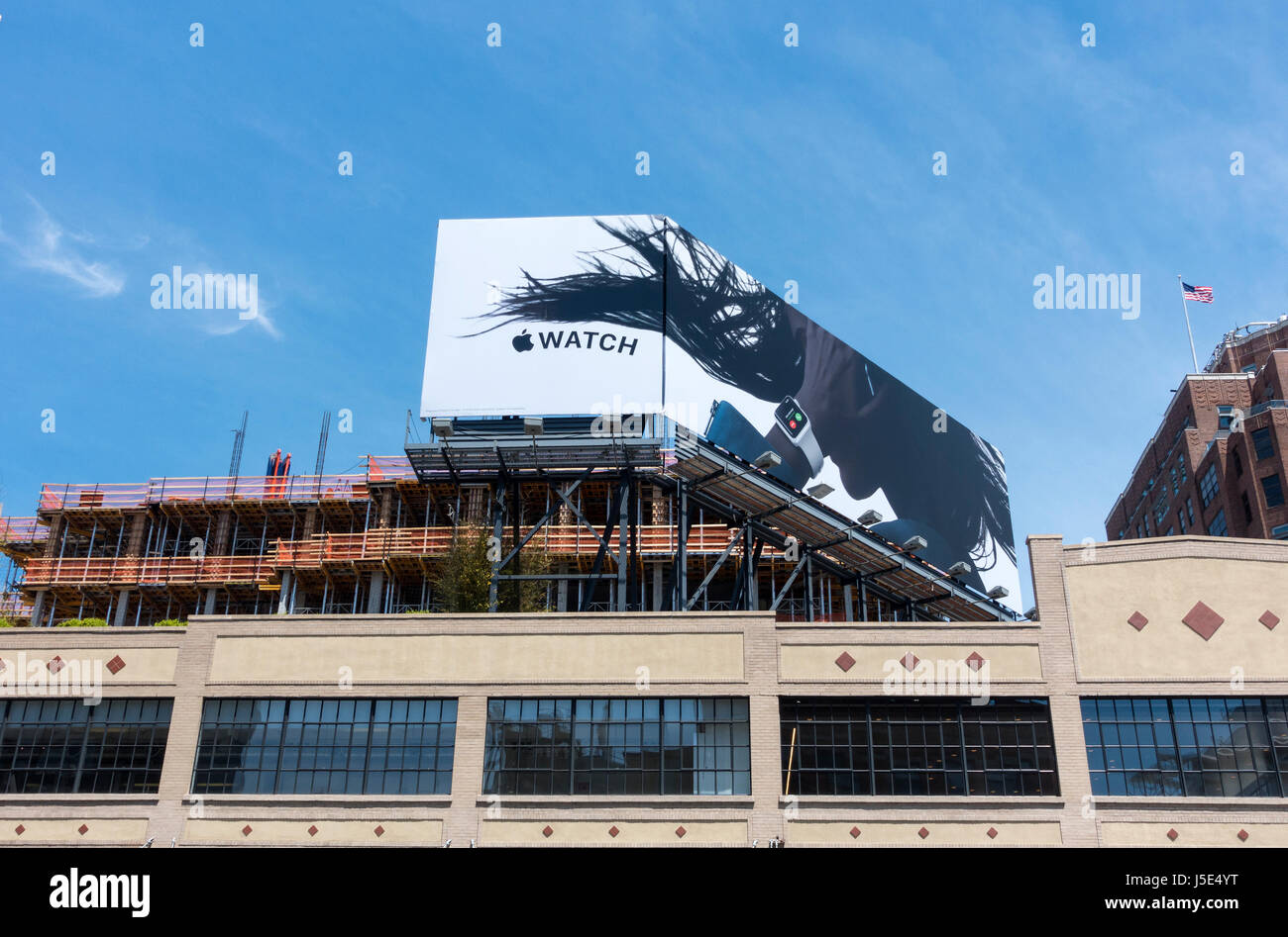 Panneau d'affichage géant pour l'Apple regarder sur 14th Street à Chelsea à New York City Banque D'Images
