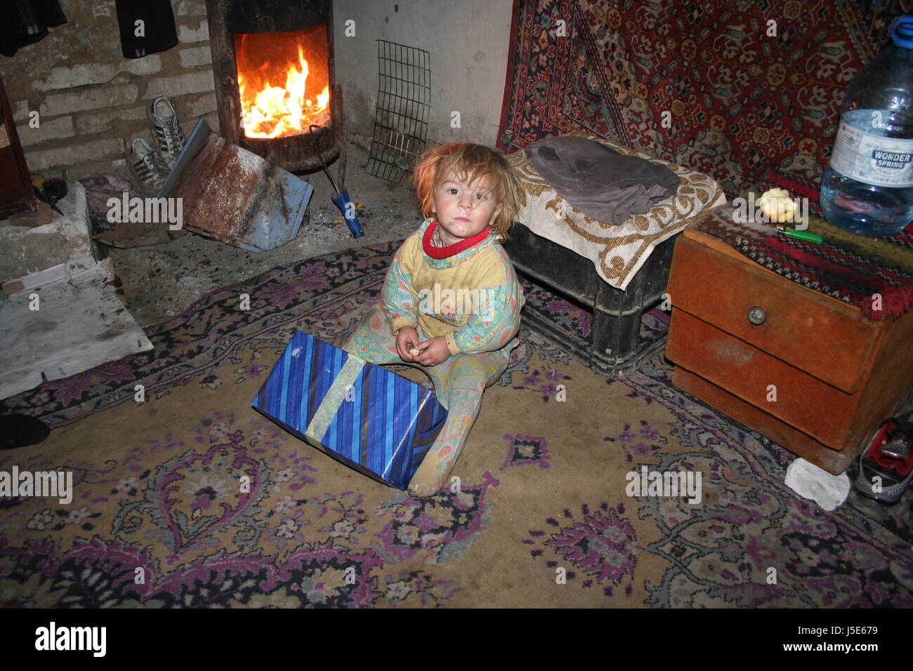 Enfant pauvre noel Banque de photographies et d’images à haute résolution Alamy