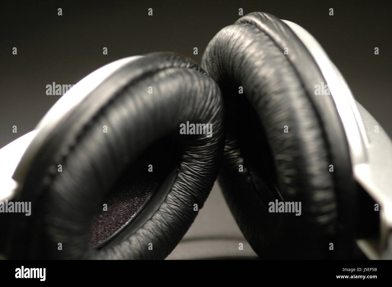 Jetblack basané noir argent noir profond d'écoute casque écouteurs Banque D'Images