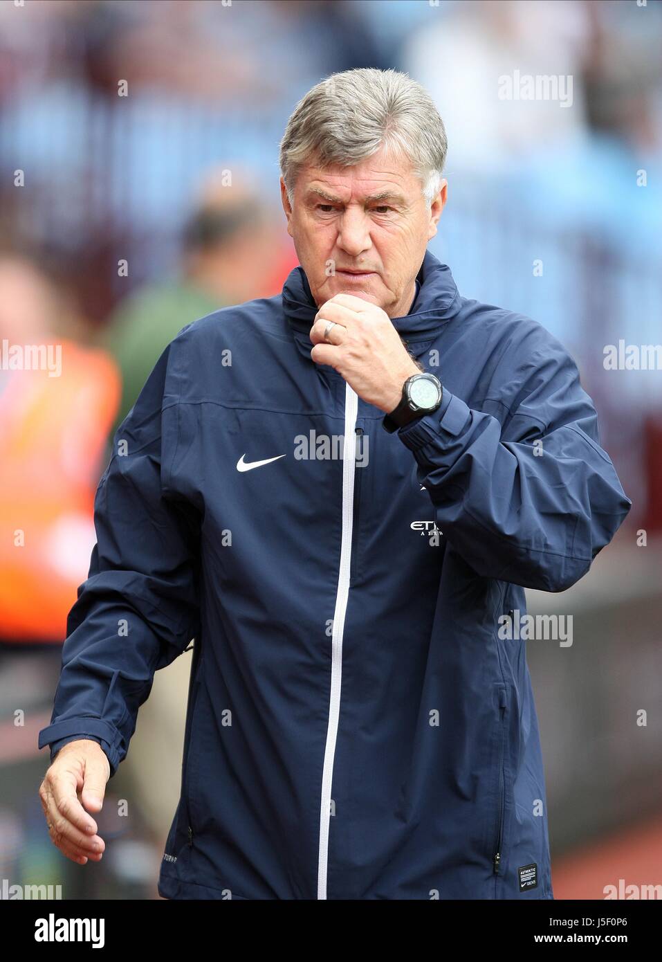 BRIAN KIDD l'entraîneur adjoint de Manchester City Manchester City SOUS-COAC VILLA PARK BIRMINGHAM ENGLAND 28 Septembre 2013 Banque D'Images