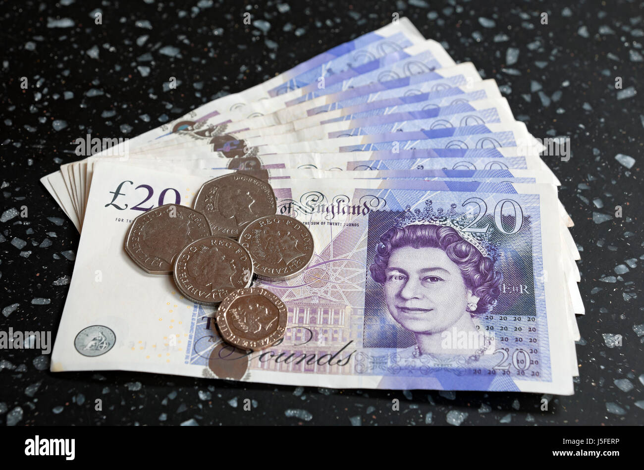 Gros plan de l'argent britannique £20 billets de banque billets de vingt livres livres billets billets espèces et pièces Angleterre Royaume-Uni GB Grande-Bretagne Banque D'Images