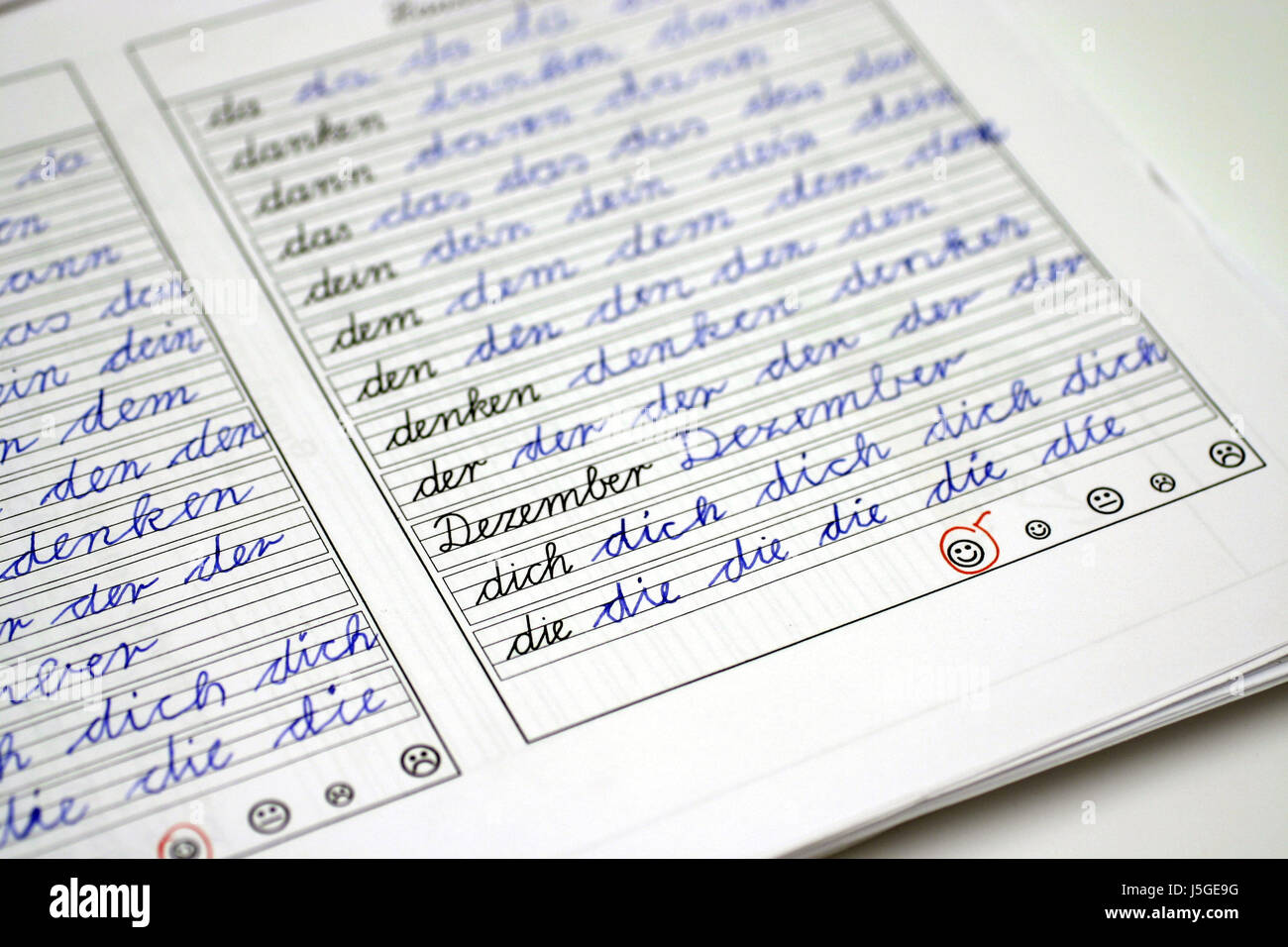 Exercices pour l'écriture cursive Photo Stock - Alamy
