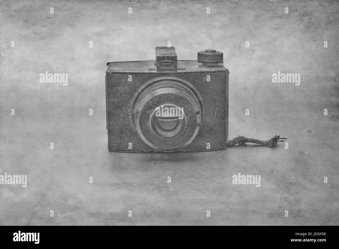 Appareil photo vintage avec du papier filtre appliqué à la photo Banque D'Images