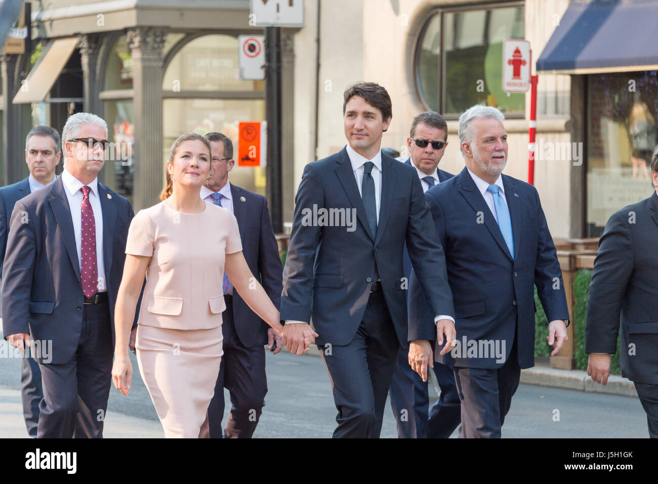 Montréal, CA - 17 mai 2017 : Premier ministre du Canada, Justin Trudeau et premier ministre du Québec Philippe Couillard sont sur leurs façons d'une Messe solennelle pour le 375e anniversaire de la fondation de Montréal Banque D'Images