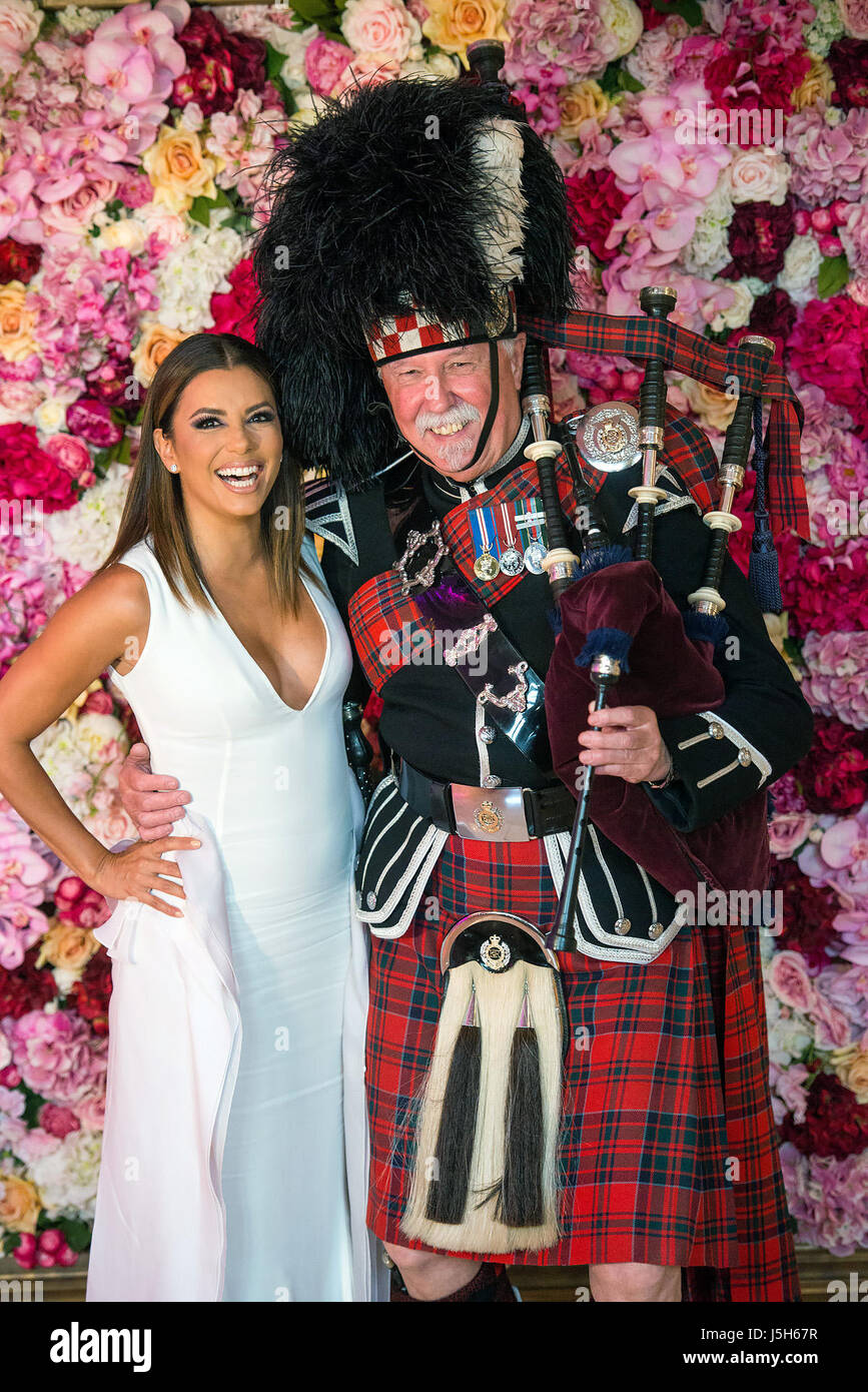 Edinburgh, Ecosse, Royaume-Uni. 17 mai, 2017. Photo : Eva avec James piper Nicholl Le Global Gift Gala est une initiative internationale unique du cadeau Global Foundation, un organisme de bienfaisance fondé par Maria Bravo c'est dédié à l'échelle mondiale événements philanthropiques ; pour aider à recueillir des fonds et faire une différence à l'égard des enfants et des femmes l'acr Crédit : IAN GEORGESON/Alamy Live News Banque D'Images