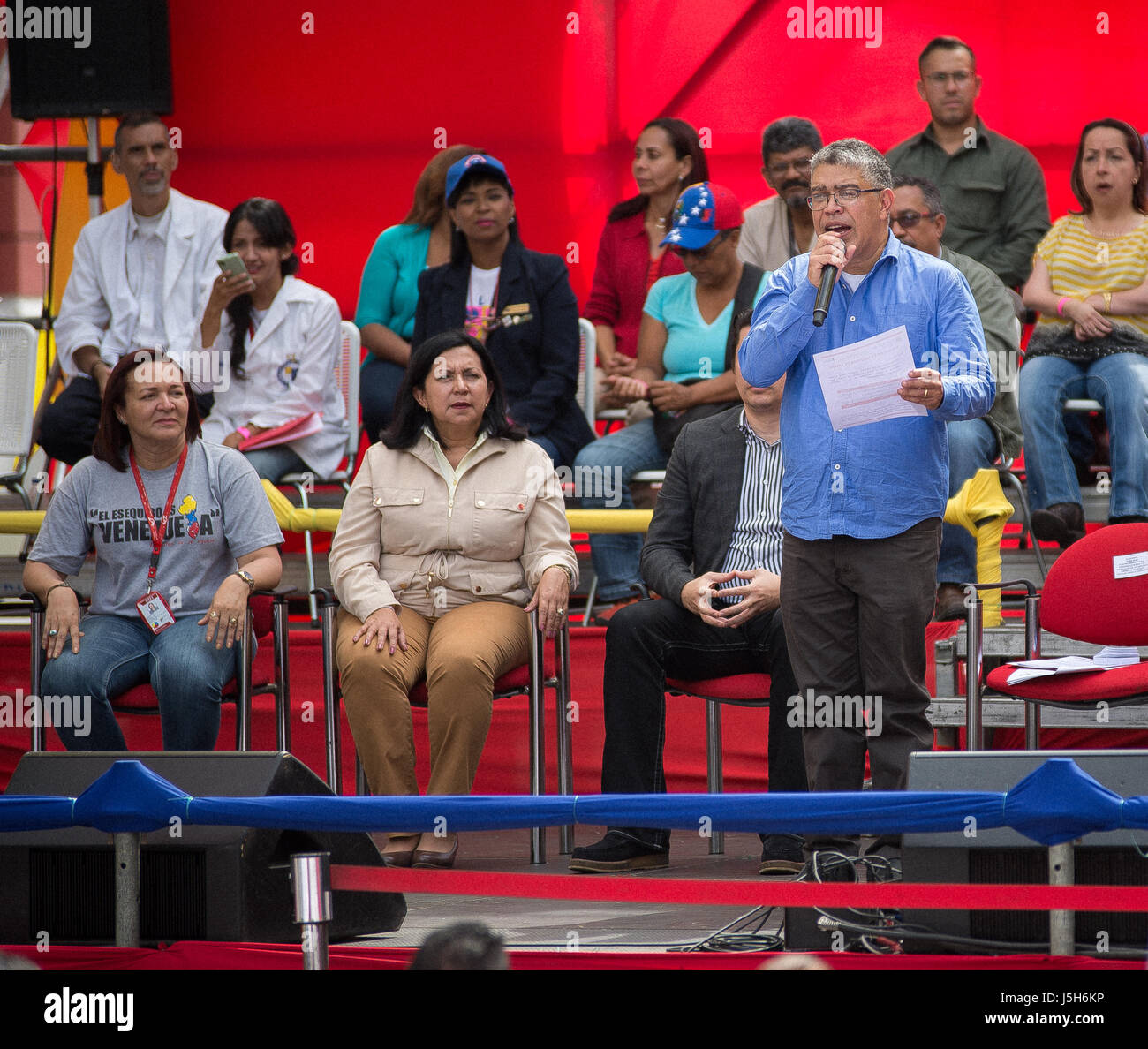 Caracas, Venezuela. 17 mai, 2017. Elías Jaua, président de la Commission pour l'Assemblée Nationale Constituante, parle à une loi à l'appui de l'initiative du Président Nicolás Maduro. Credit : Marcos Salgado/Alamy Live News Banque D'Images