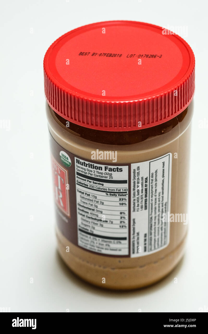 Le tableau de la valeur nutritive d'un pot de crème bio Kirkland Signature  de beurre d'arachide, vertical image, fond blanc Photo Stock - Alamy