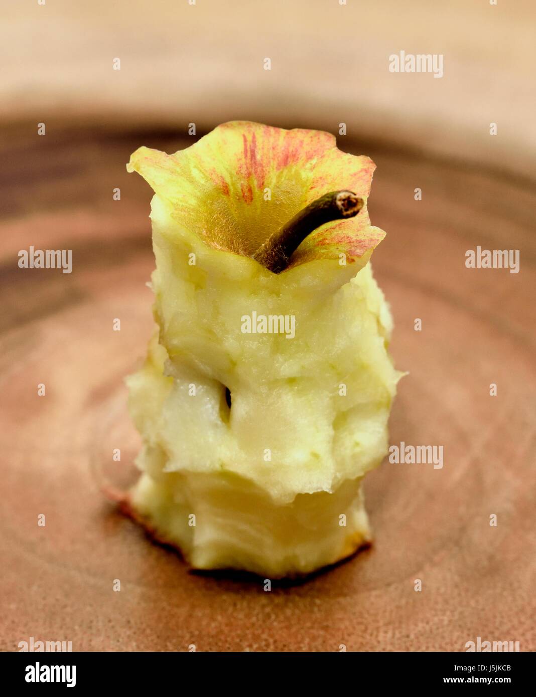 Trognon de pomme Banque de photographies et d’images à haute résolution Alamy