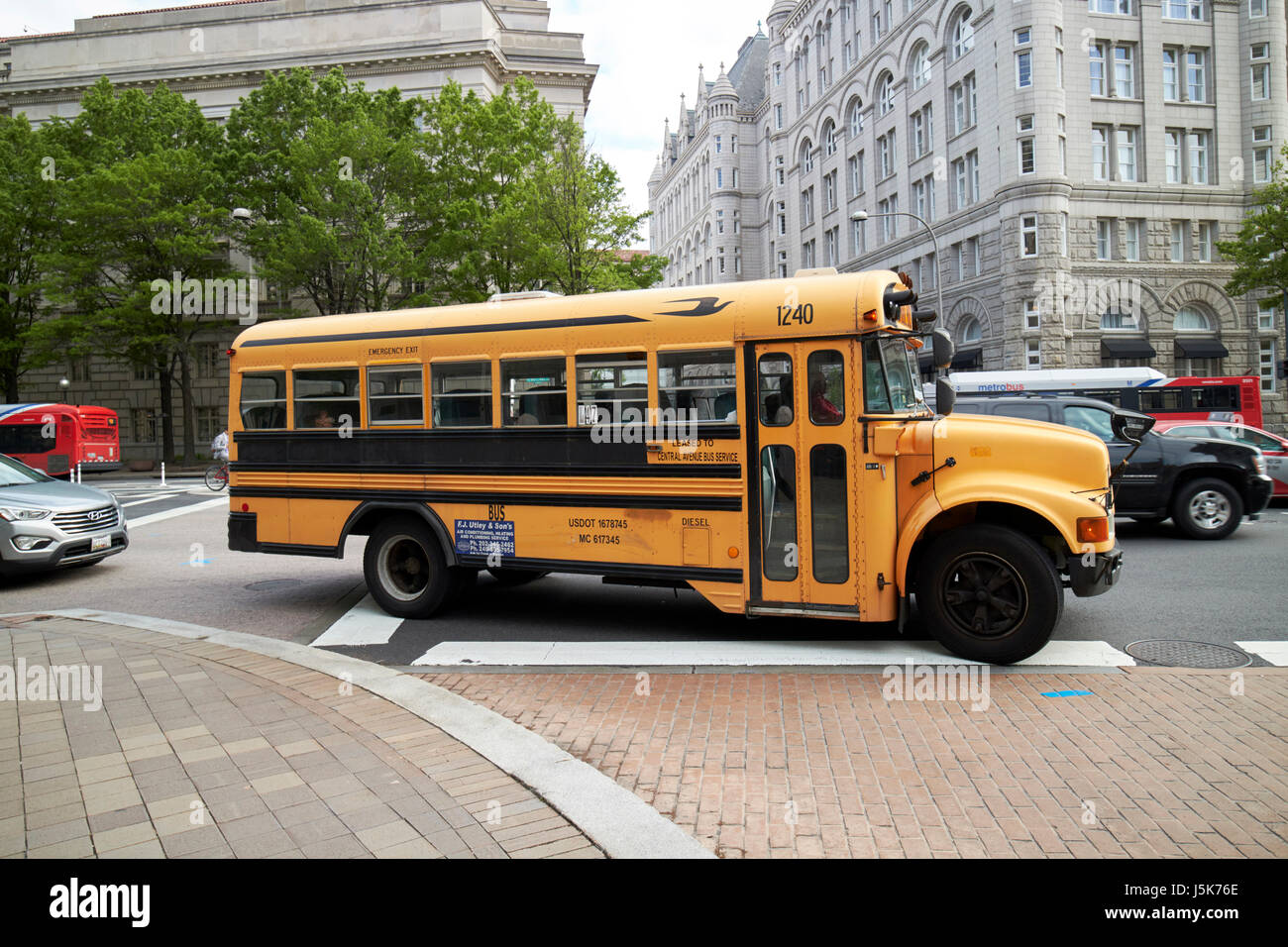 Bluebird united states jaune autobus scolaire dans le centre-ville de Washington DC USA Banque D'Images