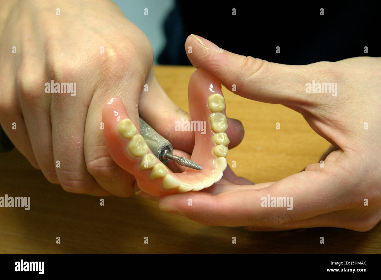 La prestation de l'enseignement d'outils à main bouche santé dentiste dents peu personne forme des dents Banque D'Images