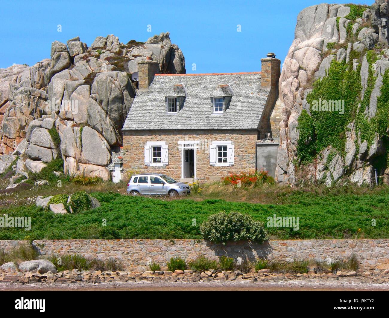 La construction de l'abri protégé rock bretagne felsenhaus bretonisches haus Banque D'Images