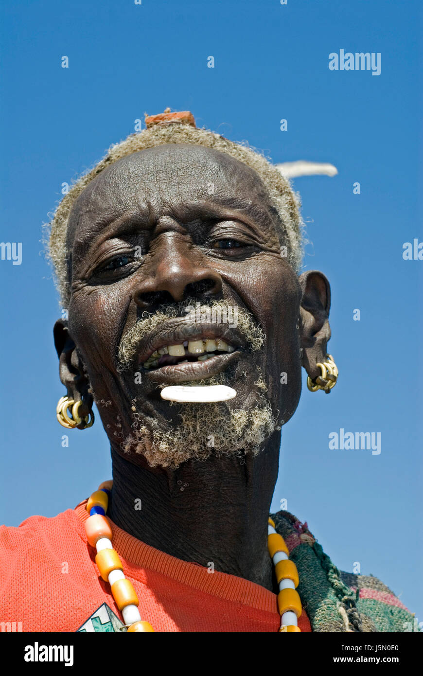Portrait de l'Afrique noire profonde jetblack basané noir passé traditionnel african Banque D'Images