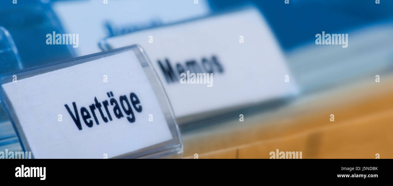 Contrat de bureau d'affaires s'occuper des transactions d'affaires d'affaires Banque D'Images