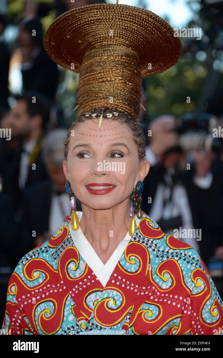 11 mai 2016 - Cannes, France - CANNES, FRANCE - 17 MAI : Victoria Abril assiste à la "Ismael's Ghosts (Les fantômes d'Ismael)' et de dépistage au cours du Gala d'ouverture du 70ème Festival du Film de Cannes annuel au Palais des Festivals le 17 mai 2017 à Cannes, France (crédit Image : © Frederick Injimbert via Zuma sur le fil) Banque D'Images
