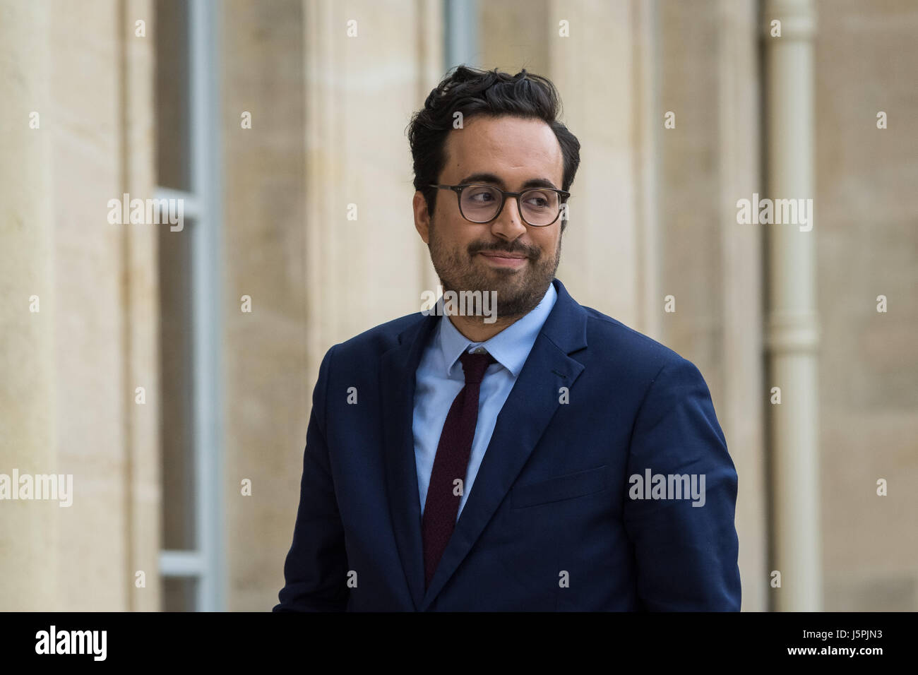 Paris, France. 18 mai, 2017. Julien Mattia / Le Pictorium - premier Conseil des ministres du gouvernement d'Edouard Philippe sous la présidence de Emmanuel Macron - 18/05/2017 - France / Ile-de-France (région) / Paris 8ème (8ème arrondissement de Paris) - Mounir Mahjoubi Secrétaire d'Etat en charge du numérique au premier Conseil des ministres du gouvernement d'Edouard Philippe sous la présidence de Emmanuel Macron Crédit : LE PICTORIUM/Alamy Live News Banque D'Images