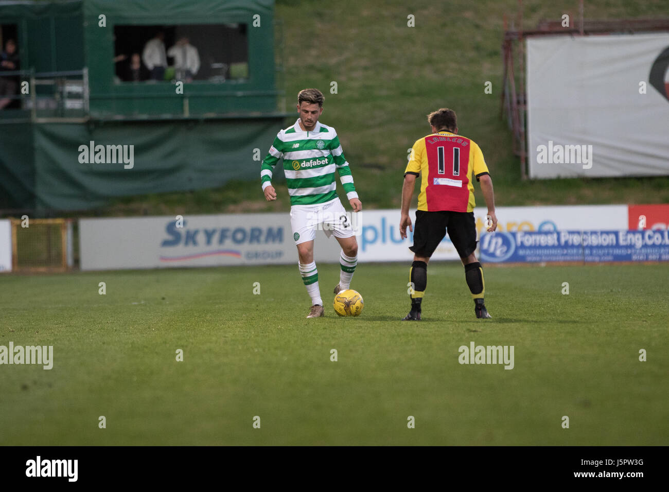 Glasgow, Scotland, UK 18 mai 2017, Partick Thistle v Celtic, Firhill Stadium, SPFL match 5-0. Scottish Premiership Partick Thistle vs Celtic 7:45pm jeudi 18 mai Firhill Stadium (Att : 7847) Banque D'Images