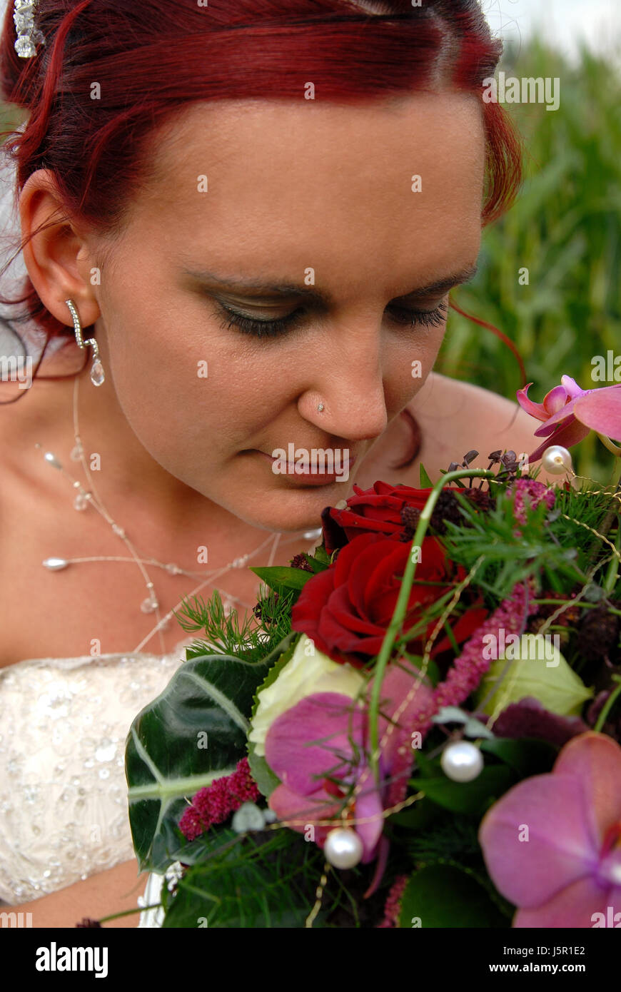 Femme fleur plante rose face portrait mariage mariage cérémonie de mariage Banque D'Images
