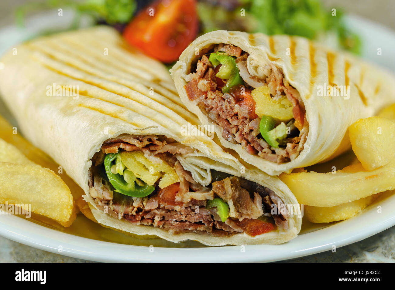 Fast food turc traditionnel. Döner Kebap est rétractable. Banque D'Images