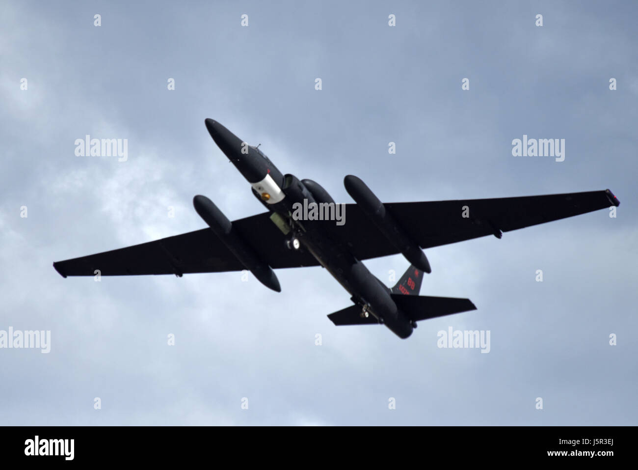 Un U.S. Air Force U-2 Dragon Lady spy avion décolle au cours de l'effort à la pointe nord du Joint Base Elmendorf-Richardson 3 mai 2017 à Anchorage, Alaska. (Photo par John Gordinier /US Air Force par Planetpix) Banque D'Images