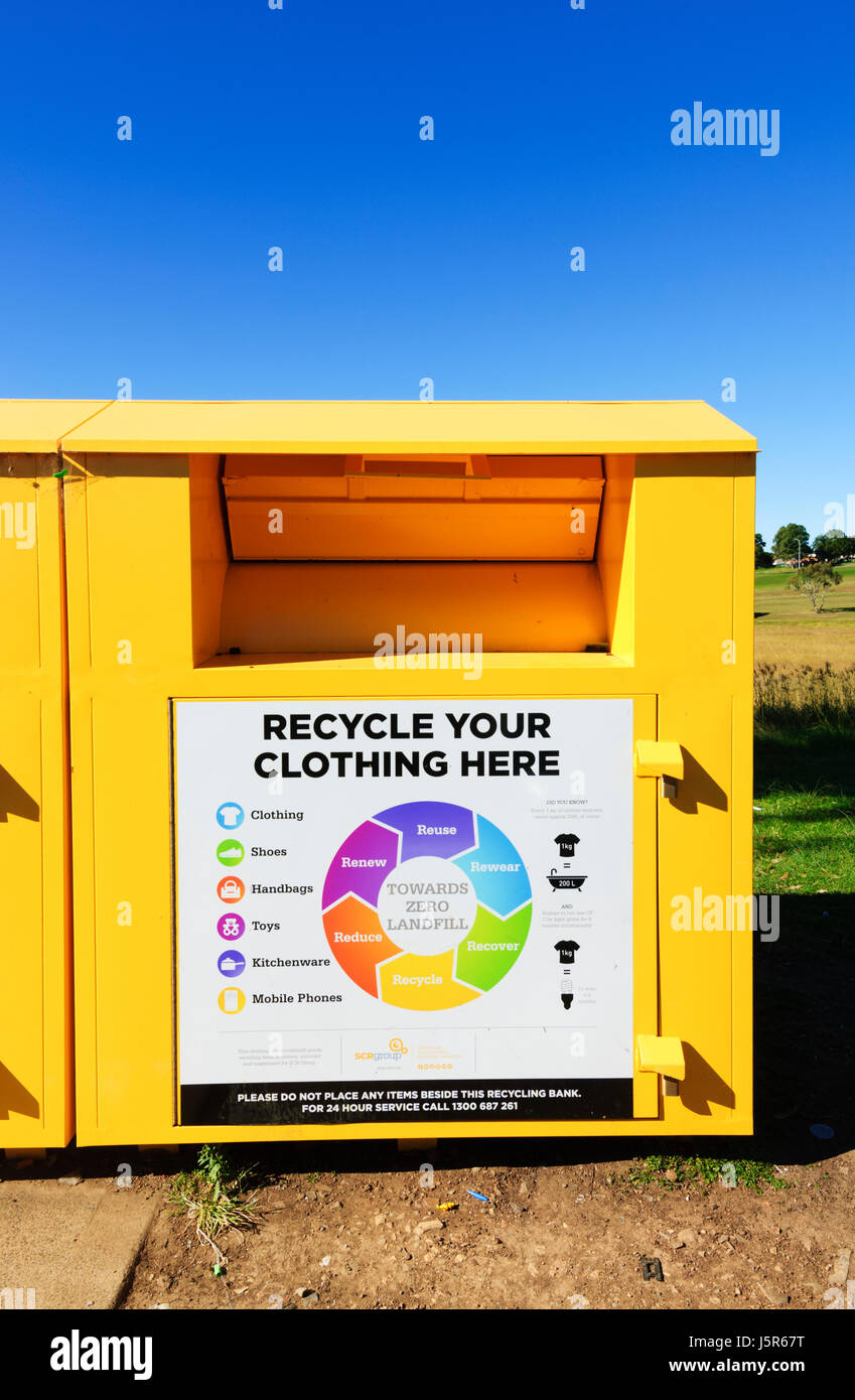 Station de recyclage de vêtements, Péruwelz, New South Wales, NSW, Australie Banque D'Images