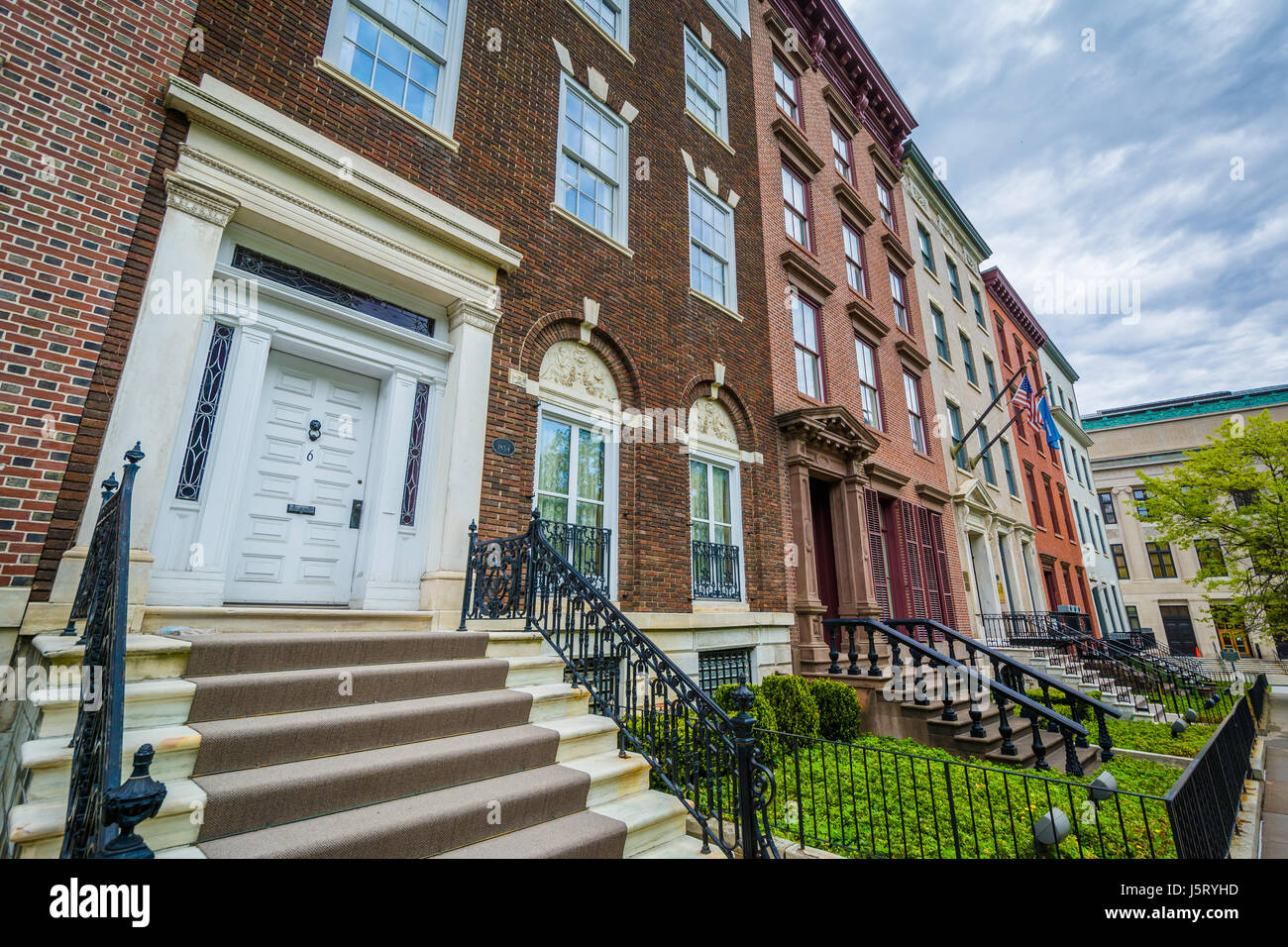 Rowhouses de brique sur Elk Street à Albany, New York. Banque D'Images