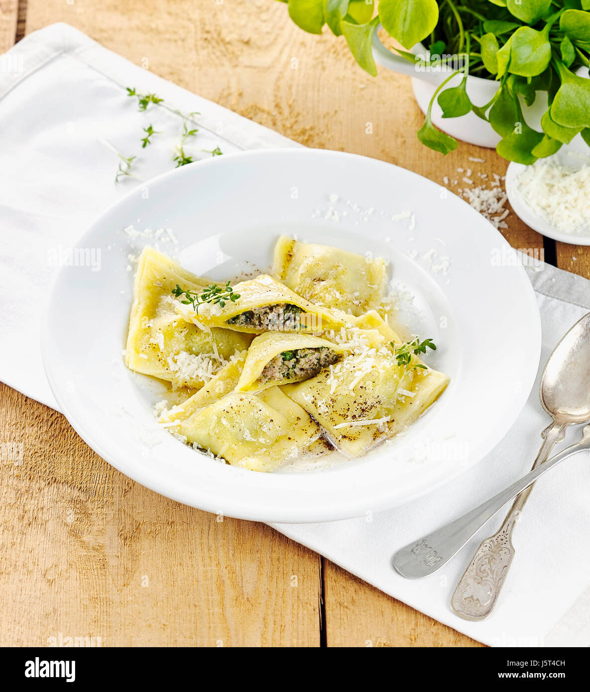 Raviolis de kale et le remplissage d'agneau Banque D'Images