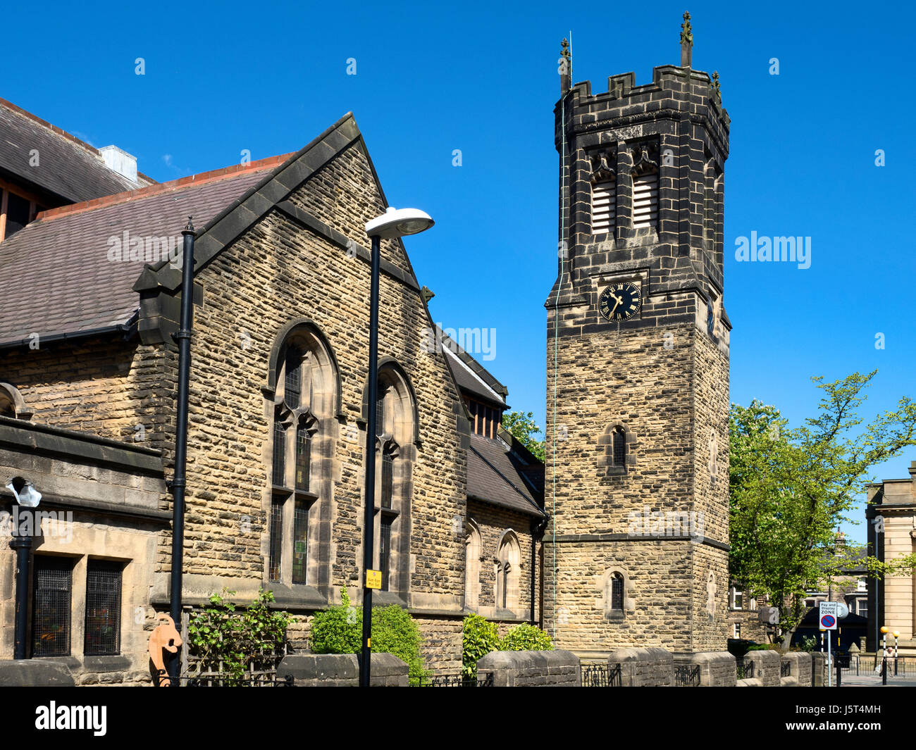 St Pauls United Reformed Church au printemps Harrogate North Yorkshire Angleterre Banque D'Images