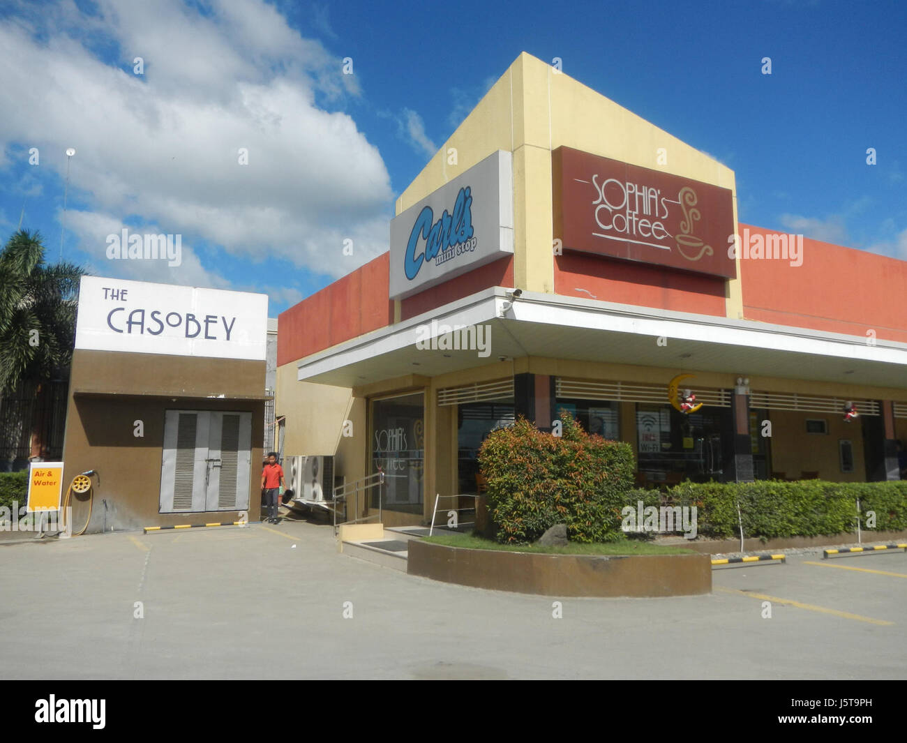 Il s'agit d'un emplacement à San Rafael, Bulacan, Philippines, probablement associé à une station-service Shell. La référence peut indiquer une zone de transport ou de services liés au carburant dans la municipalité. Banque D'Images