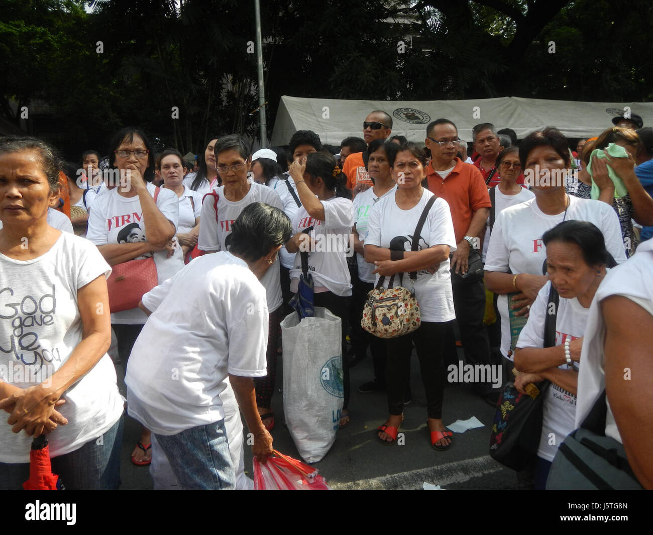 0116 démonstrations des vigiles couvertures média Ferdinand Edralin Marcos Jugement 24 cas d'inhumation Banque D'Images
