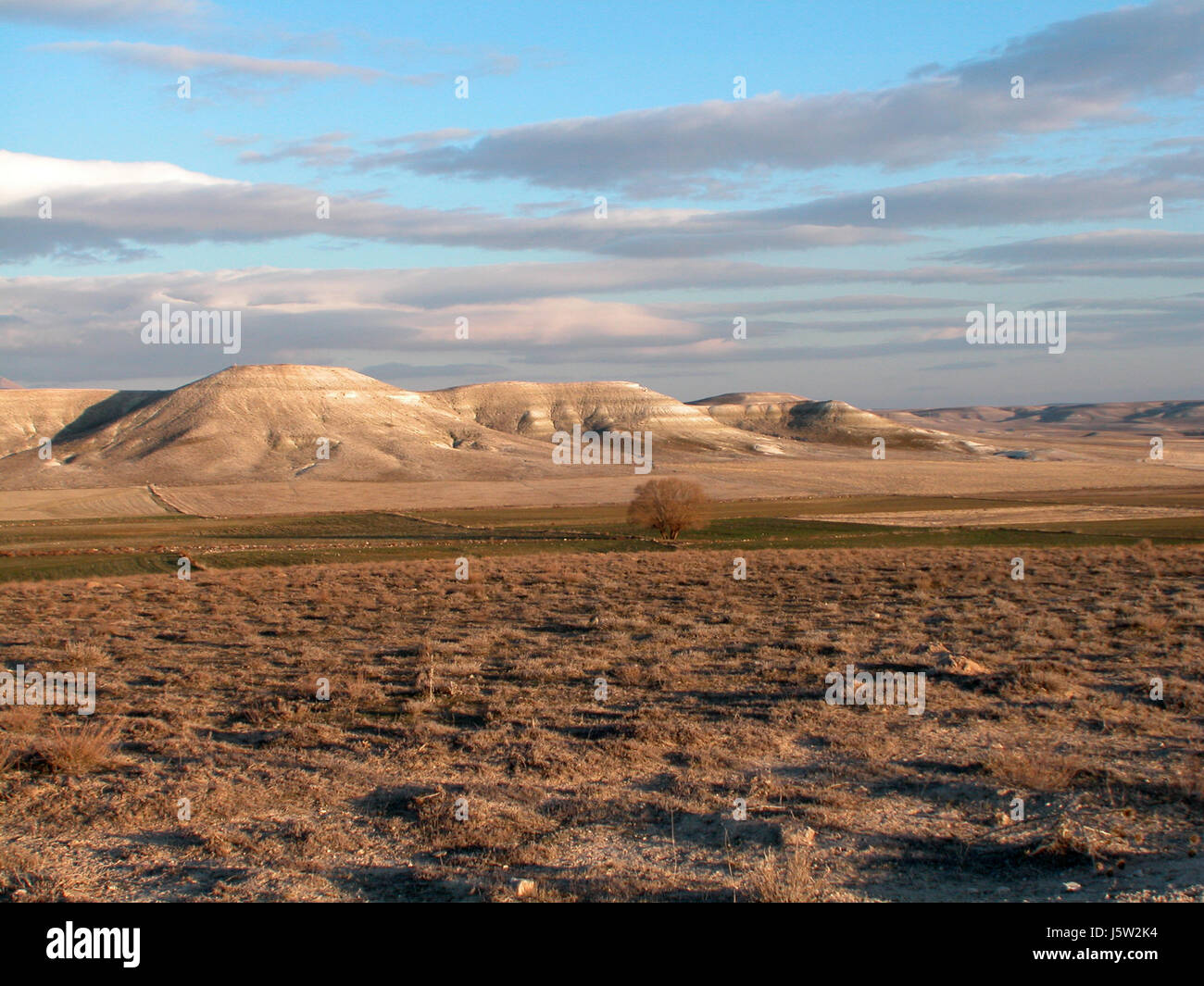 La steppe de l'Anatolie Turquie hiver hill firmament ciel paysage de montagne campagne Banque D'Images