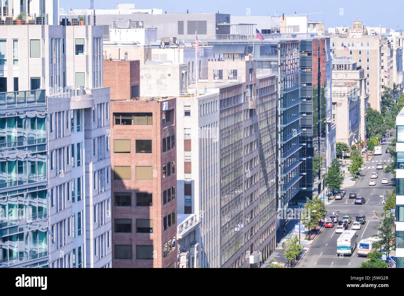 Washington DC, USA - Le 24 juillet 2013 : Vue aérienne de Pennsylvania Avenue street dans le centre-ville avec le trafic et les gens par national mall Banque D'Images