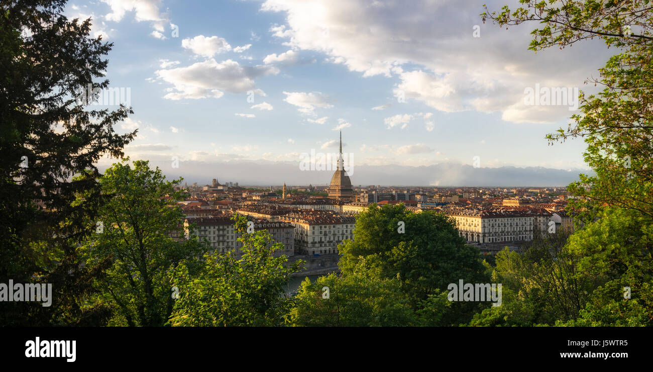 Mole Antonelliana Turin avec panorama au coucher du soleil Banque D'Images