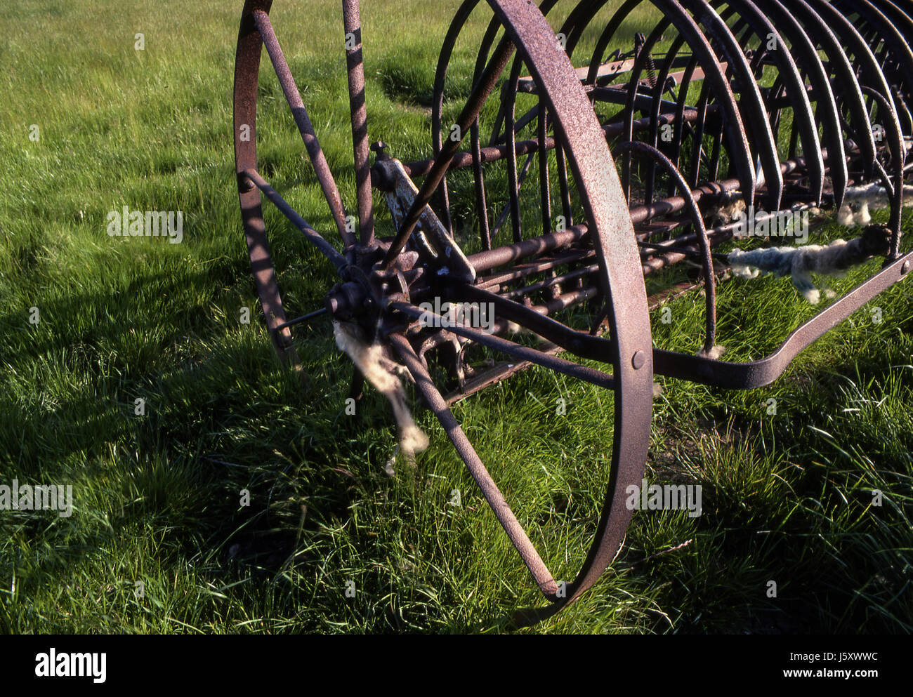 Agriculture agriculture machines agricoles machines outils champ charrue antique Banque D'Images