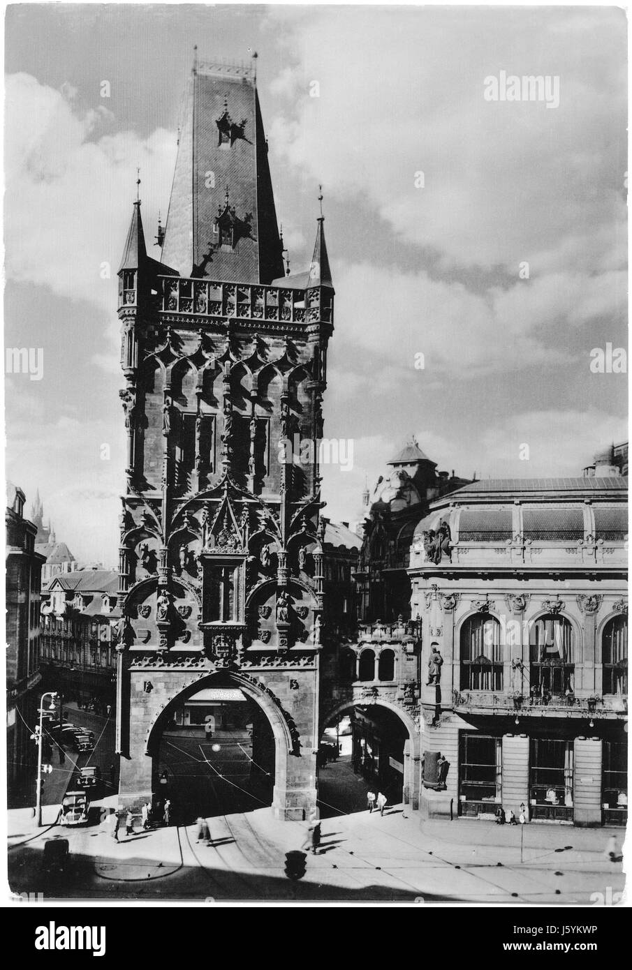 La tour Poudrière, l'enrichissement, l'entrée de la Vieille Ville, Prague, République tchèque, 1950 Banque D'Images