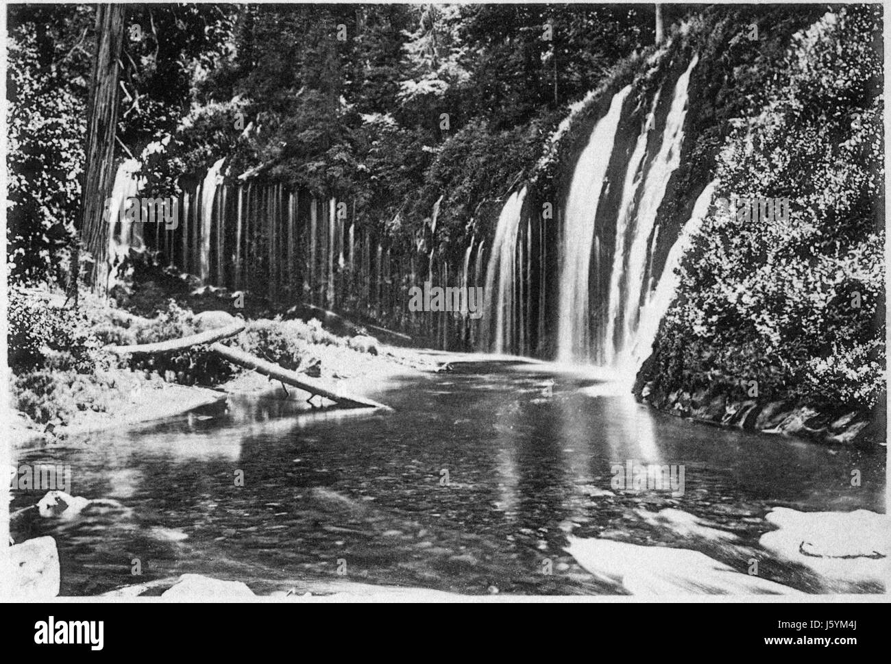 Mossbrae Falls, la rivière Sacramento, Californie, USA, photogravure, Denison News Co., 1903 Banque D'Images